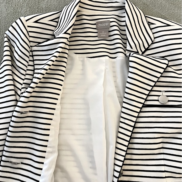Chicos Blazer Jacket White Black Stripe Lined Knit Buttons Size 0 M - Picture 12 of 15